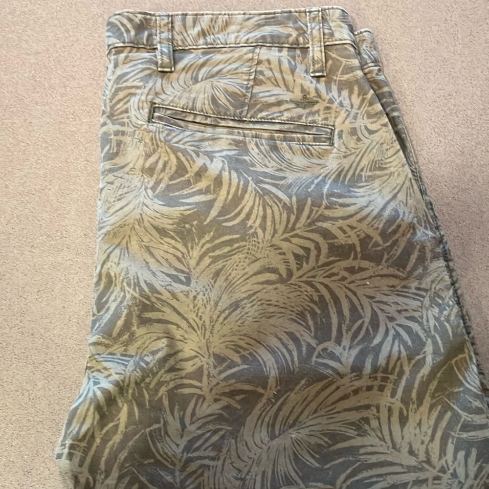 RARE- palm print slim tapered Dockers